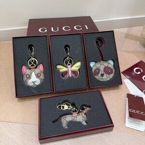 Gucci animal-shaped keychain